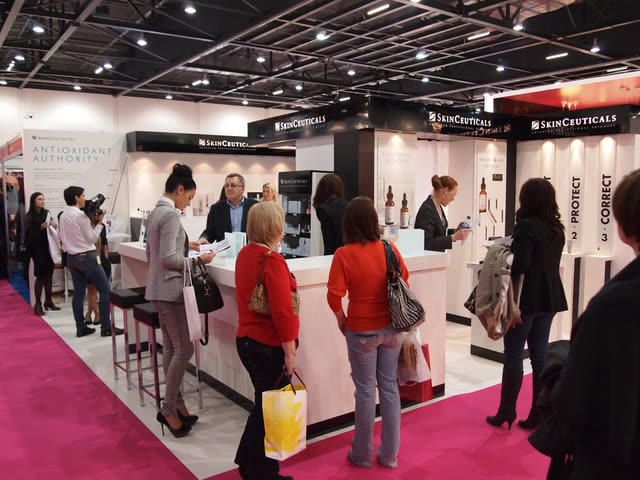 'SkinCeuticals' - Trade Show Stand - image 9