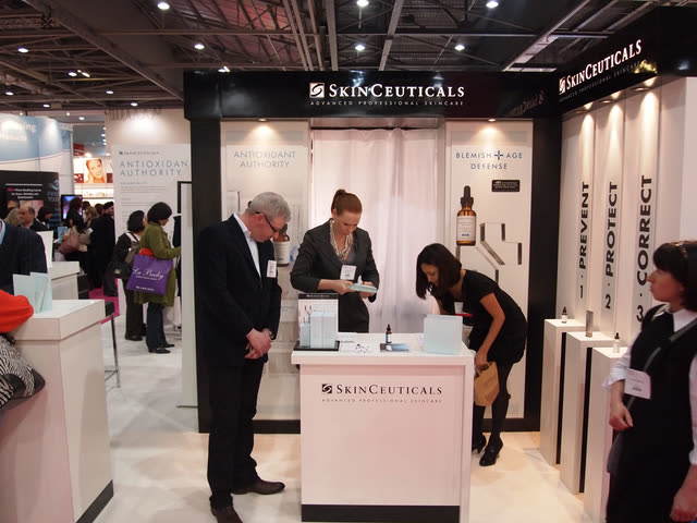 'SkinCeuticals' - Trade Show Stand - image 11
