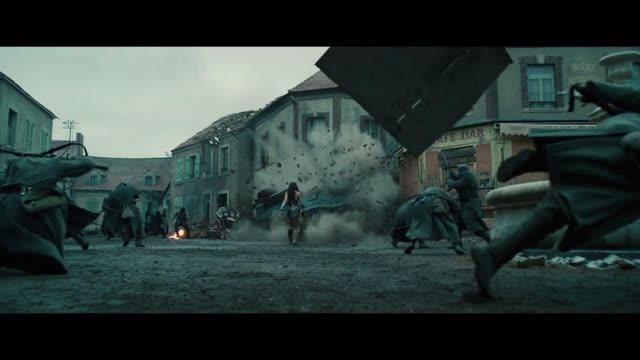 'Wonder Woman' - Veld Town Square - image 5
