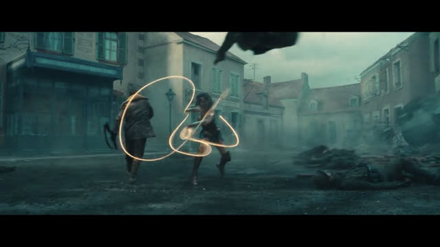 'Wonder Woman' - Veld Town Square - image 3